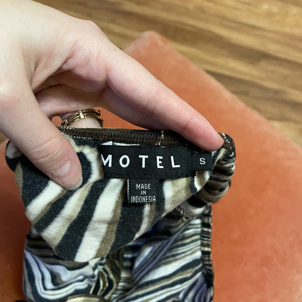 Motel Rocks - Picture 3 of 3